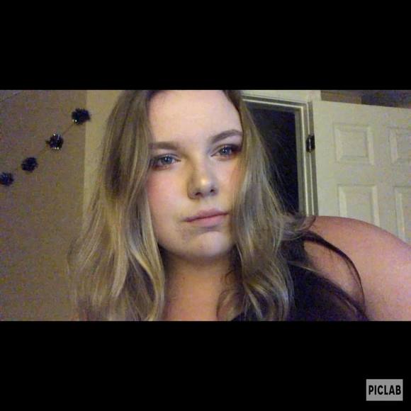 Meet your Posher, Victoria - Picture 1 of 1